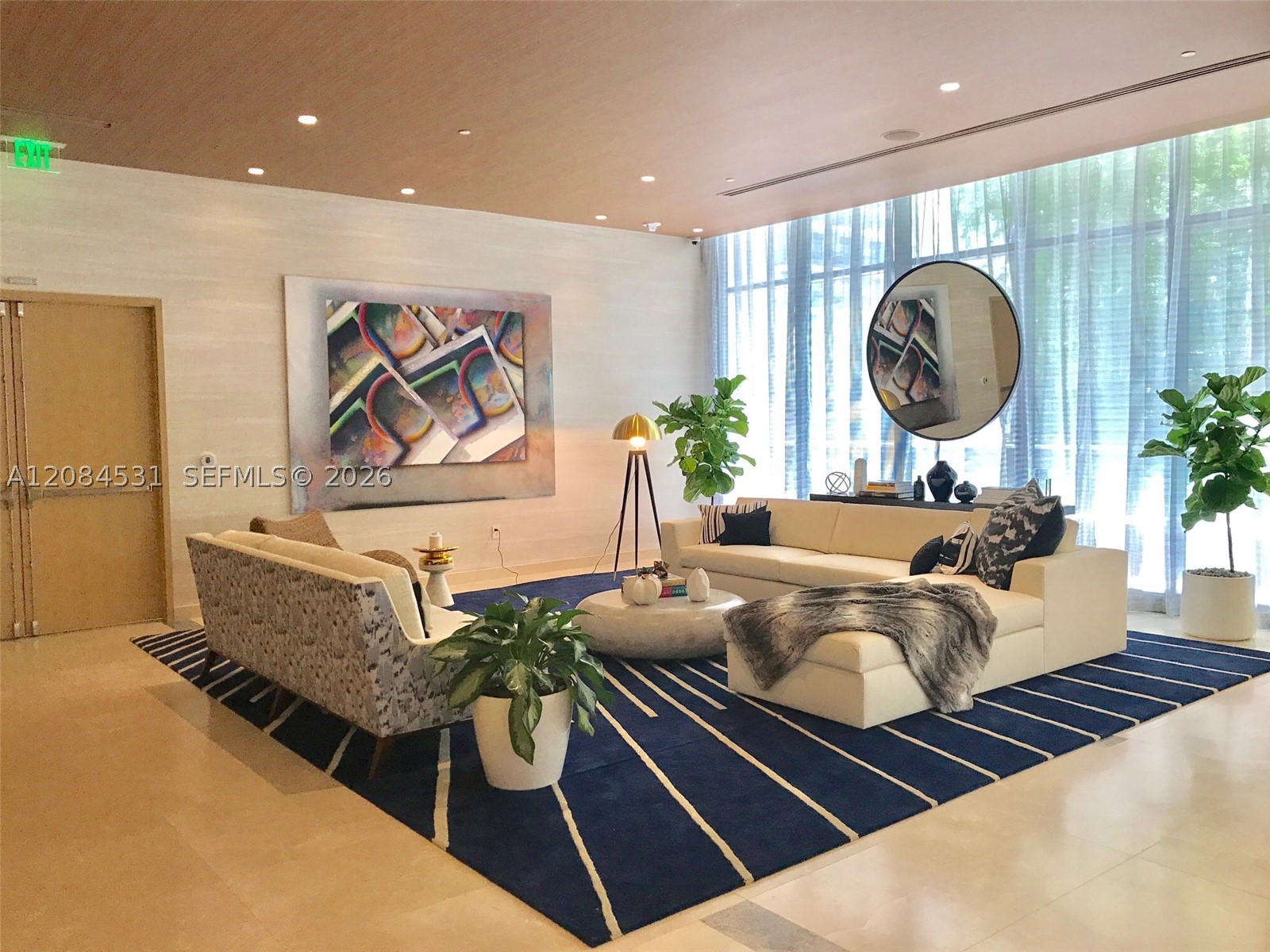 55 SW 9th St #2807, Miami FL 33130