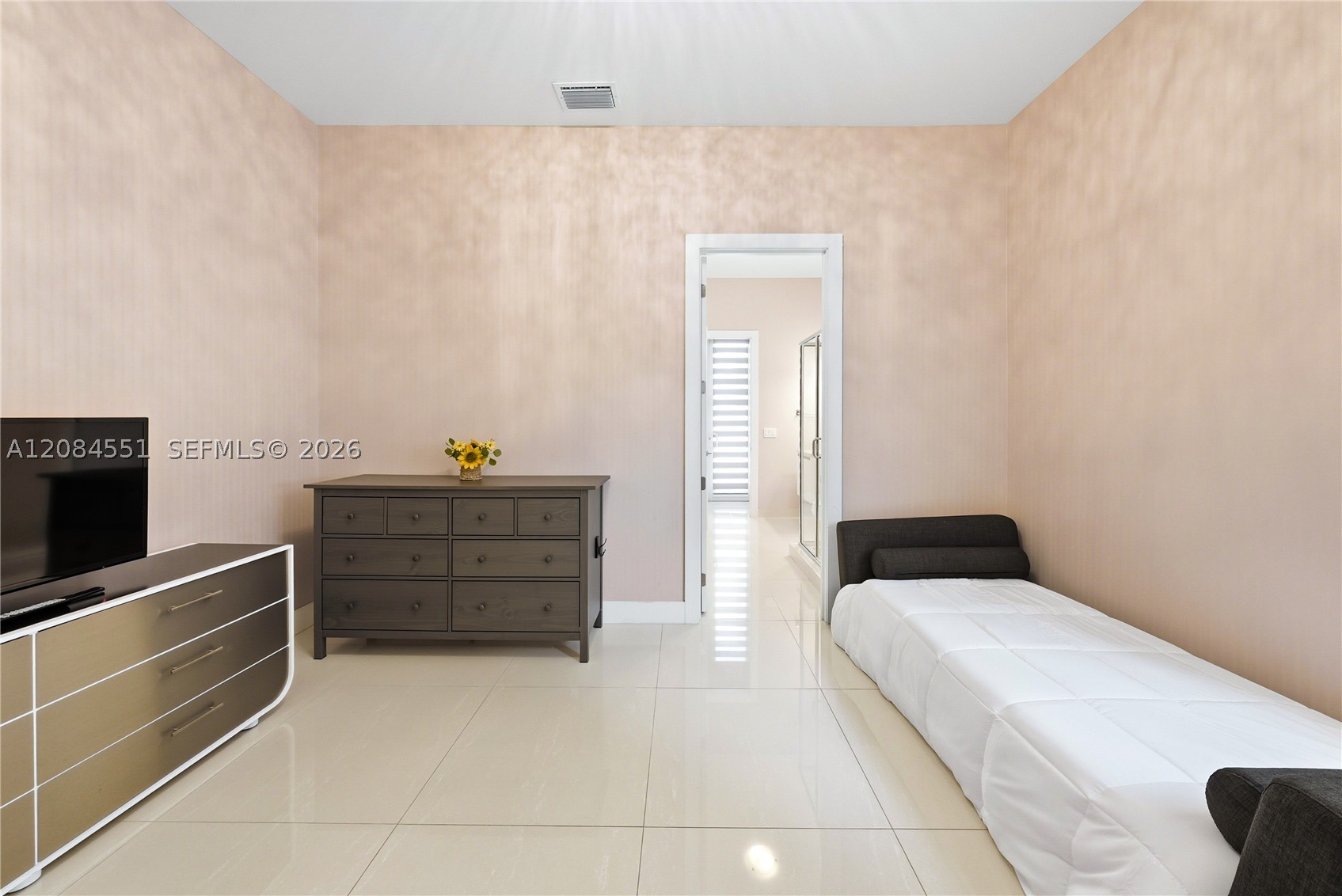 7525 NW 103rd Pl, Doral FL 33178