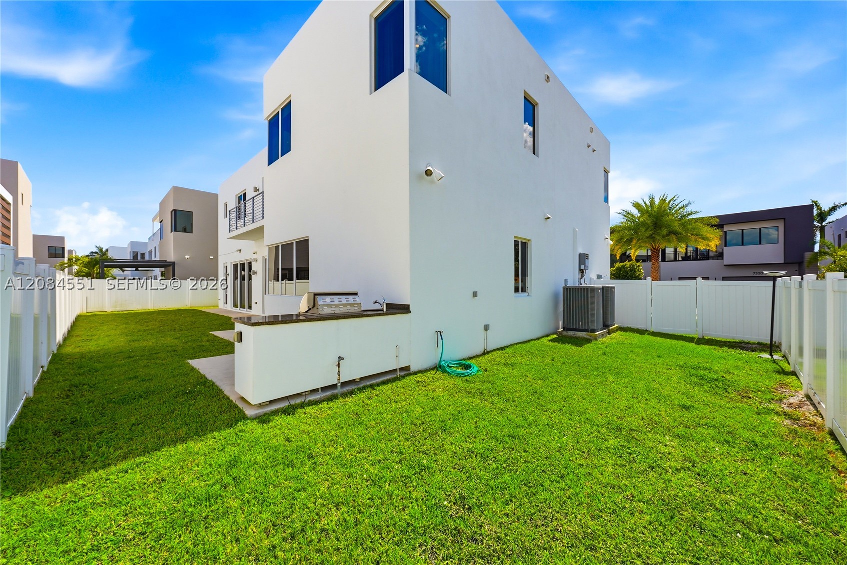 7525 NW 103rd Pl, Doral FL 33178