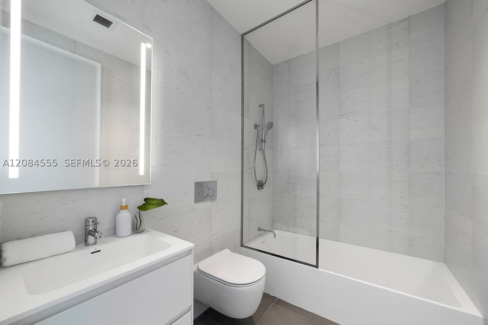 2000 S Ocean Dr #22A, Hallandale Beach FL 33009