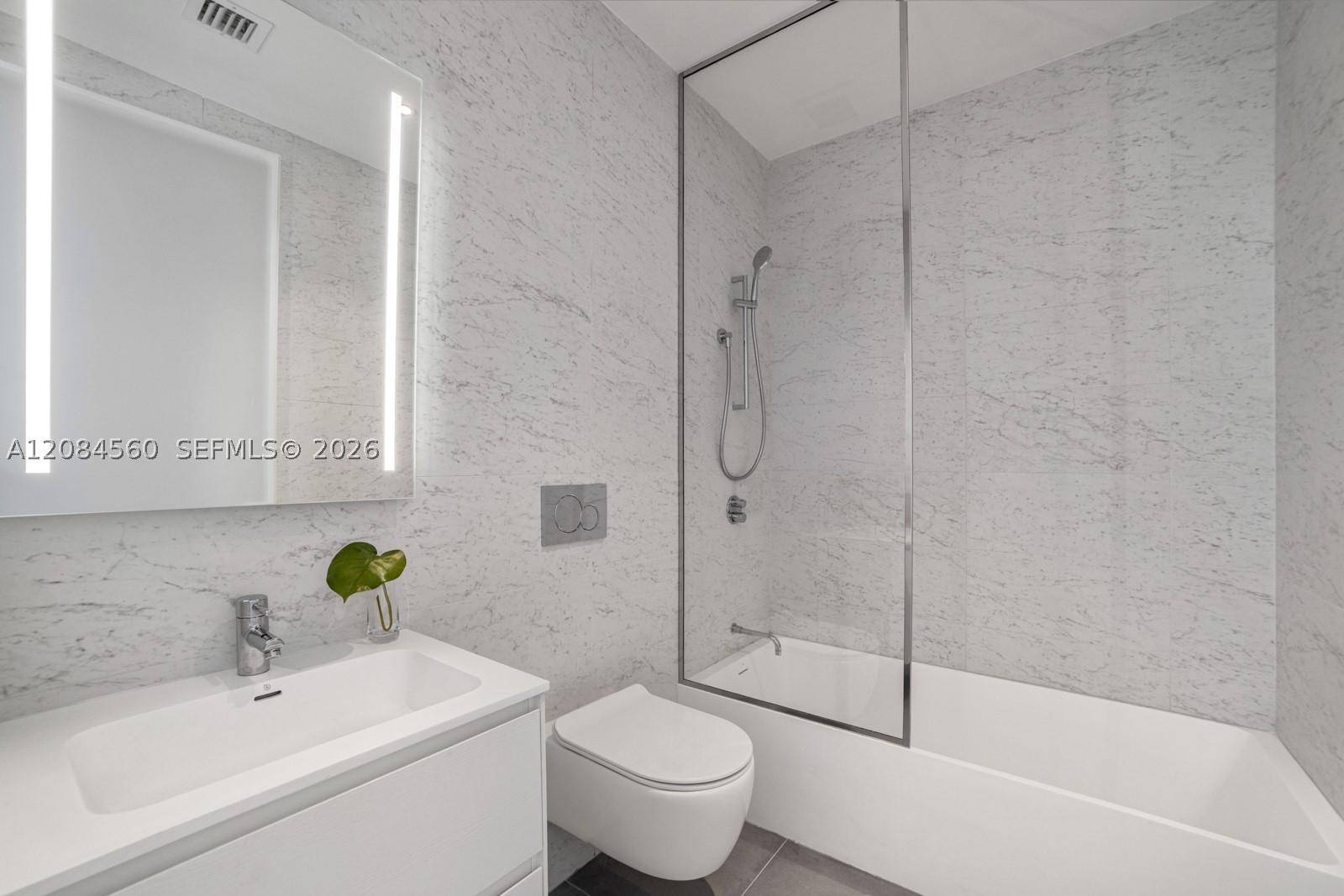 2000 S Ocean Dr #19A, Hallandale Beach FL 33009