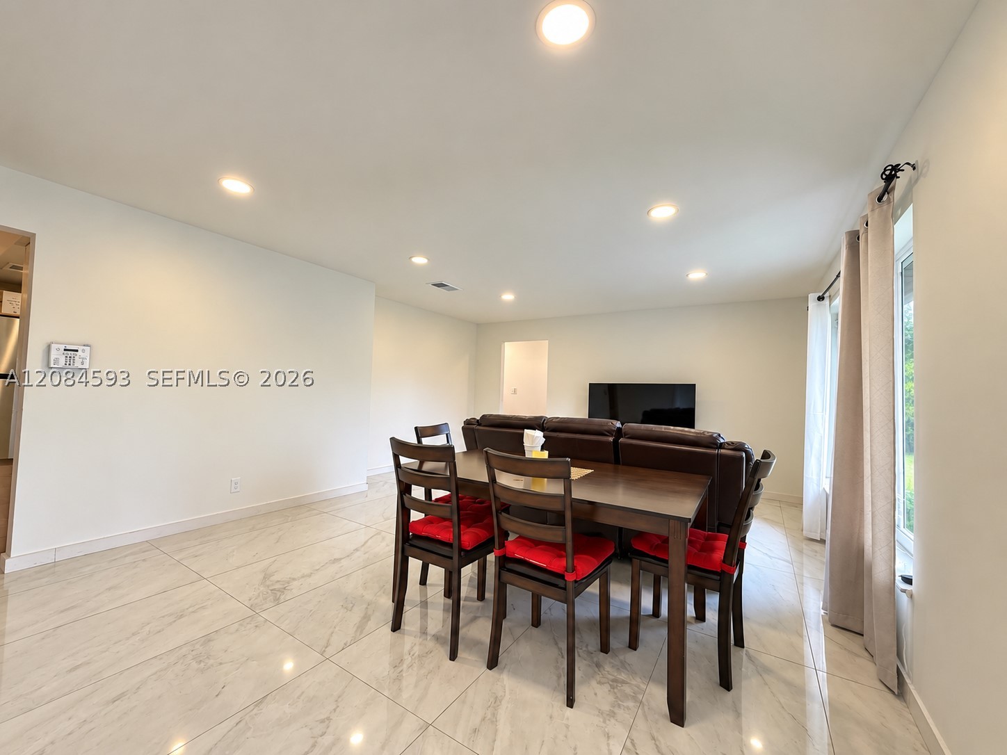 8001 NW 108 AVE, Tamarac FL 33321