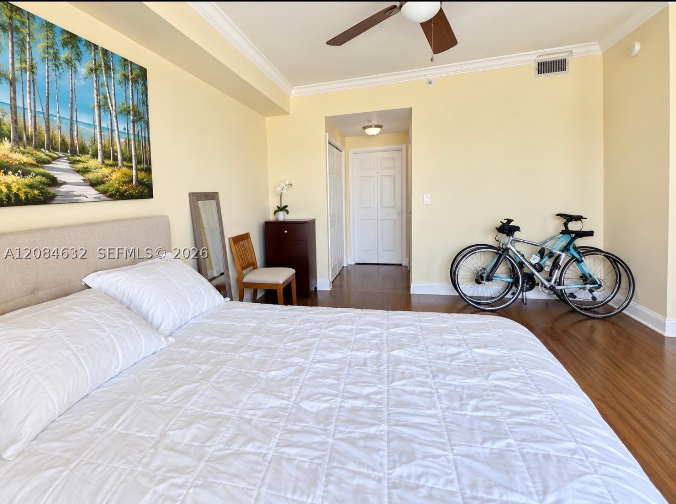 90 SW 3rd St #1403, Miami FL 33130