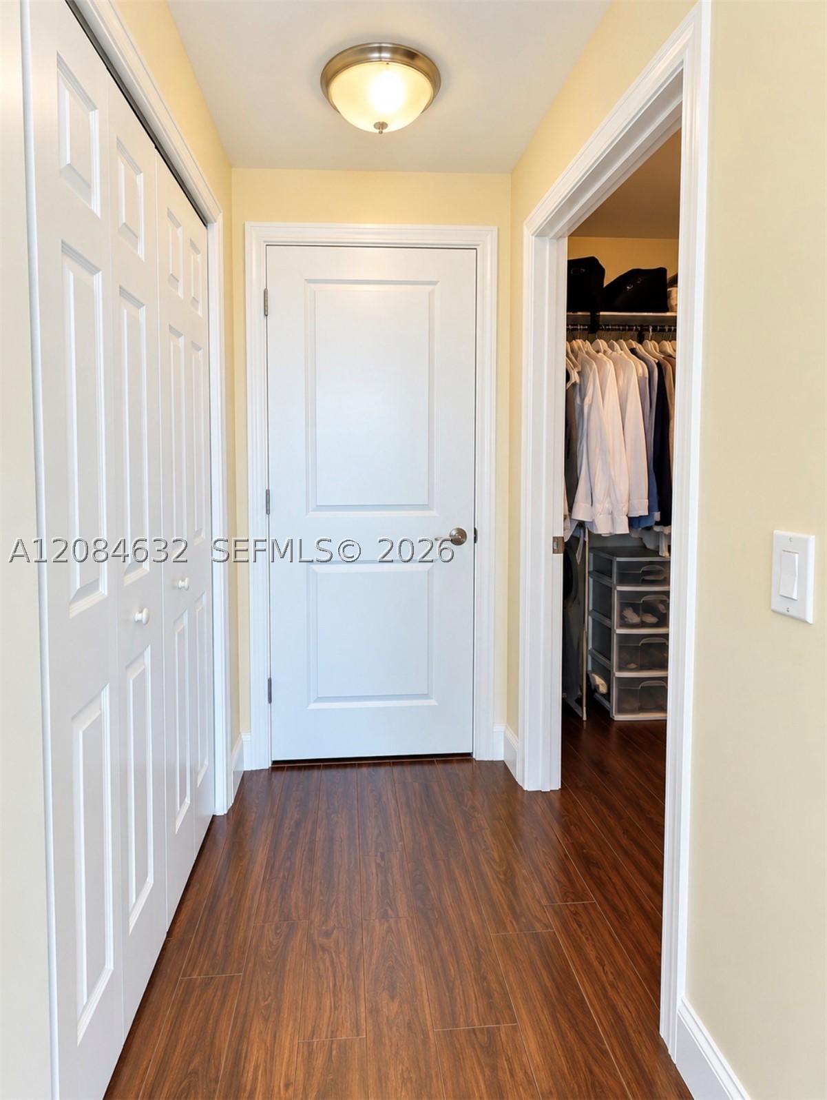 90 SW 3rd St #1403, Miami FL 33130