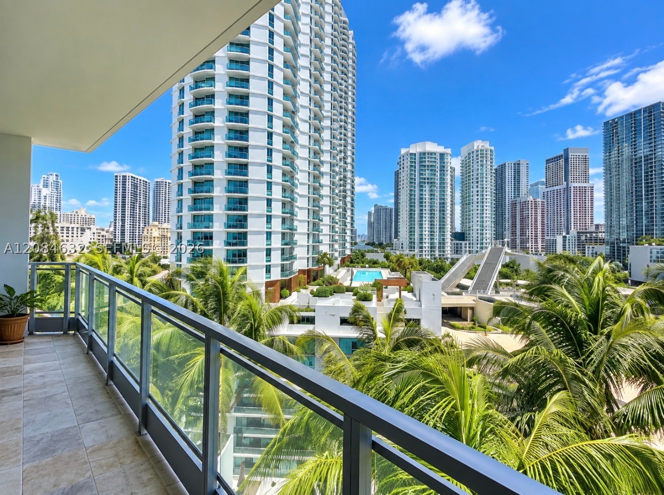 90 SW 3rd St #1403, Miami FL 33130
