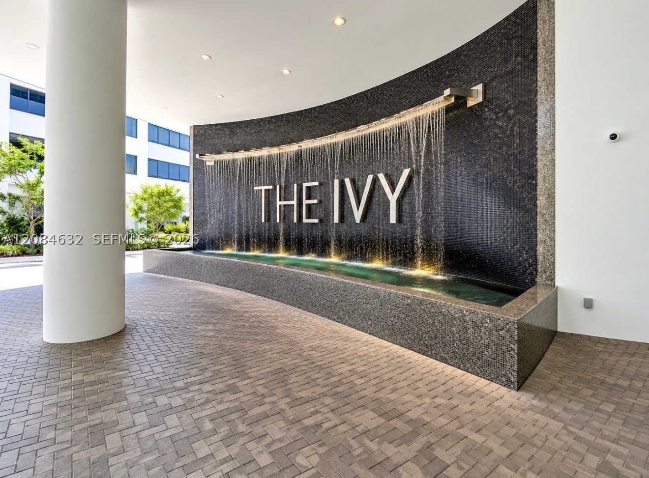90 SW 3rd St #1403, Miami FL 33130
