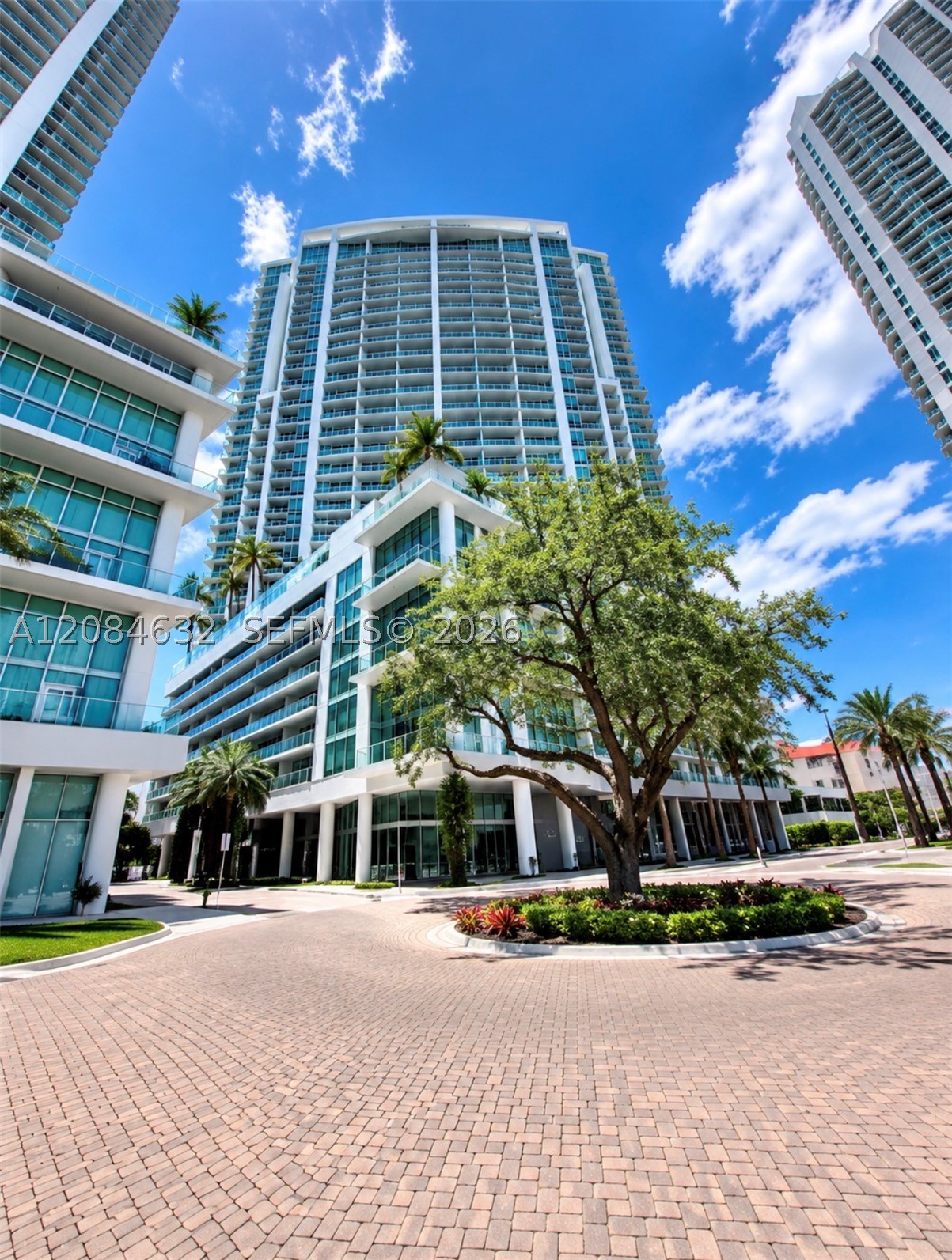 90 SW 3rd St #1403, Miami FL 33130