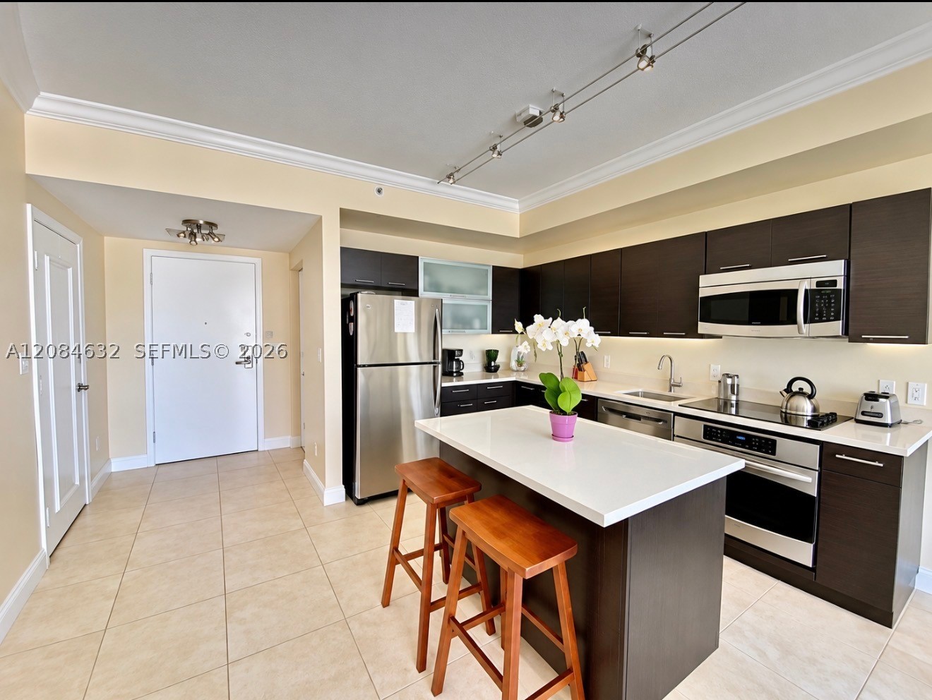 90 SW 3rd St #1403, Miami FL 33130