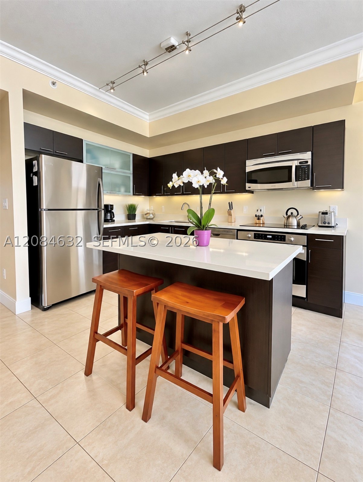 90 SW 3rd St #1403, Miami FL 33130