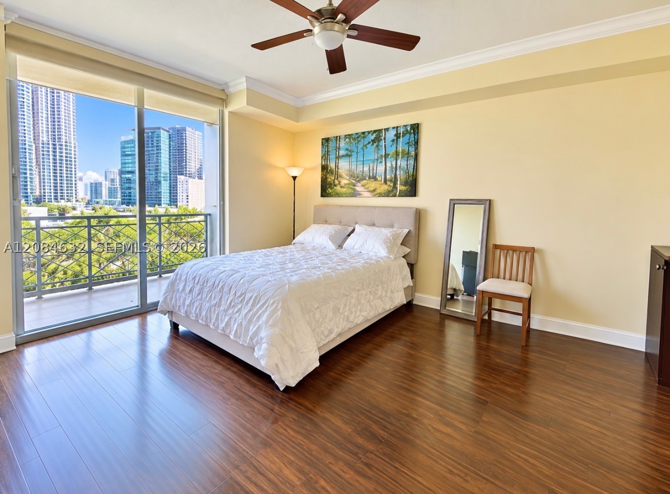90 SW 3rd St #1403, Miami FL 33130