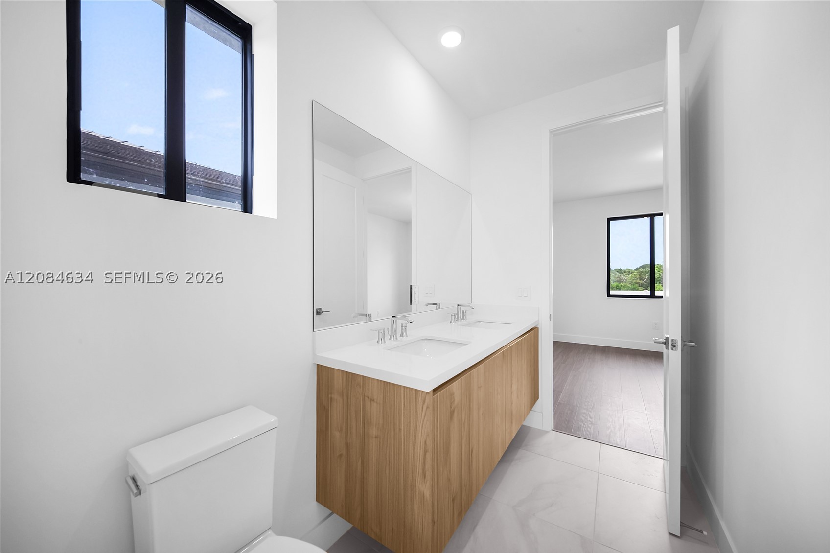 19581 NE 14th Ave, Miami FL 33179