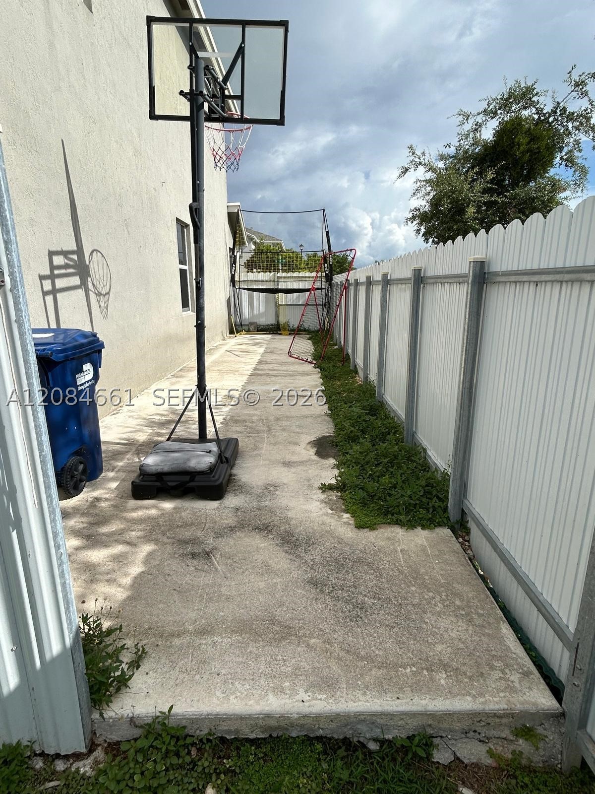 631 NE 4th Ter, Florida City FL 33034