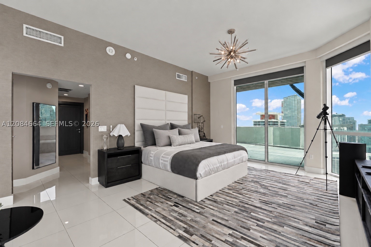 244 Biscayne Blvd #PH4908, Miami FL 33132