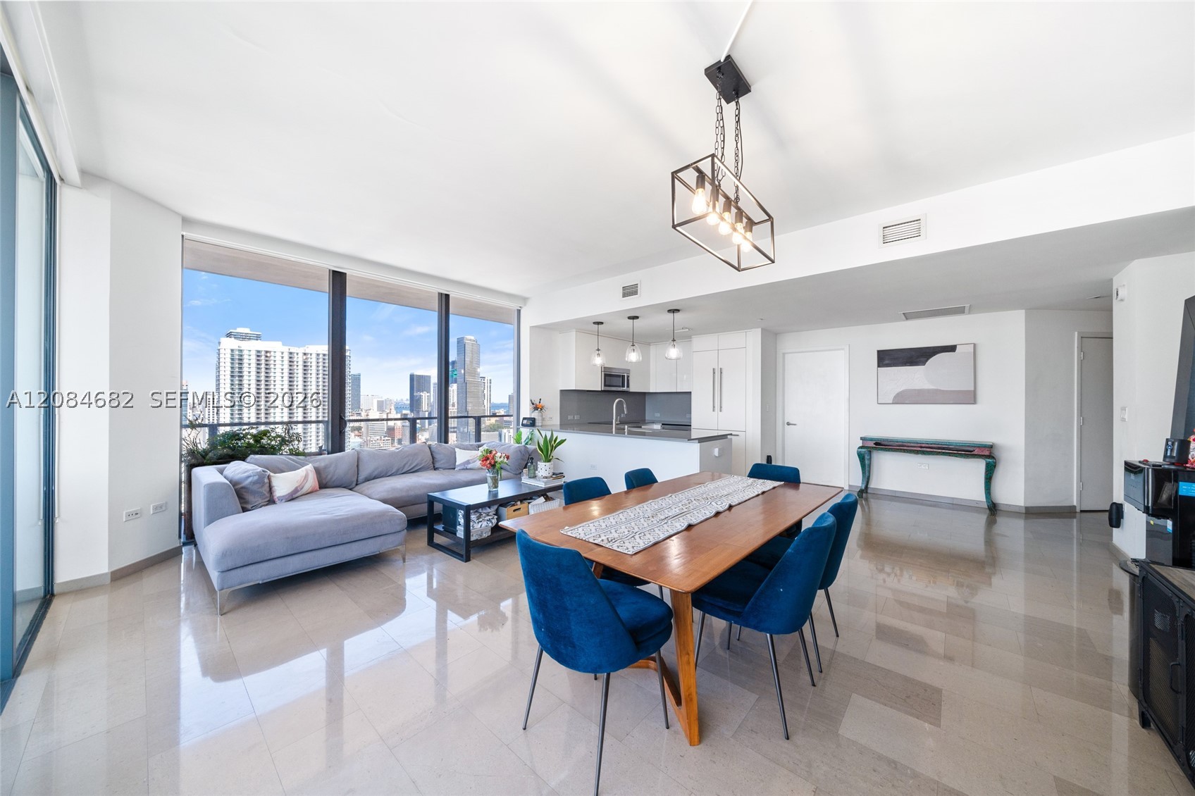 88 SW 7th St #2312, Miami FL 33130