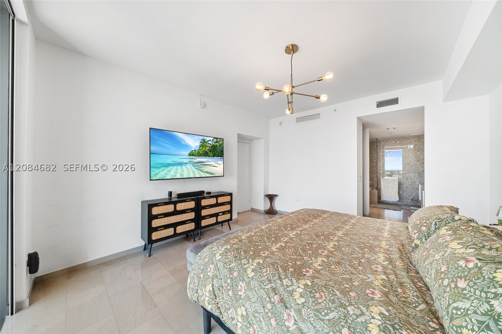 88 SW 7th St #2312, Miami FL 33130
