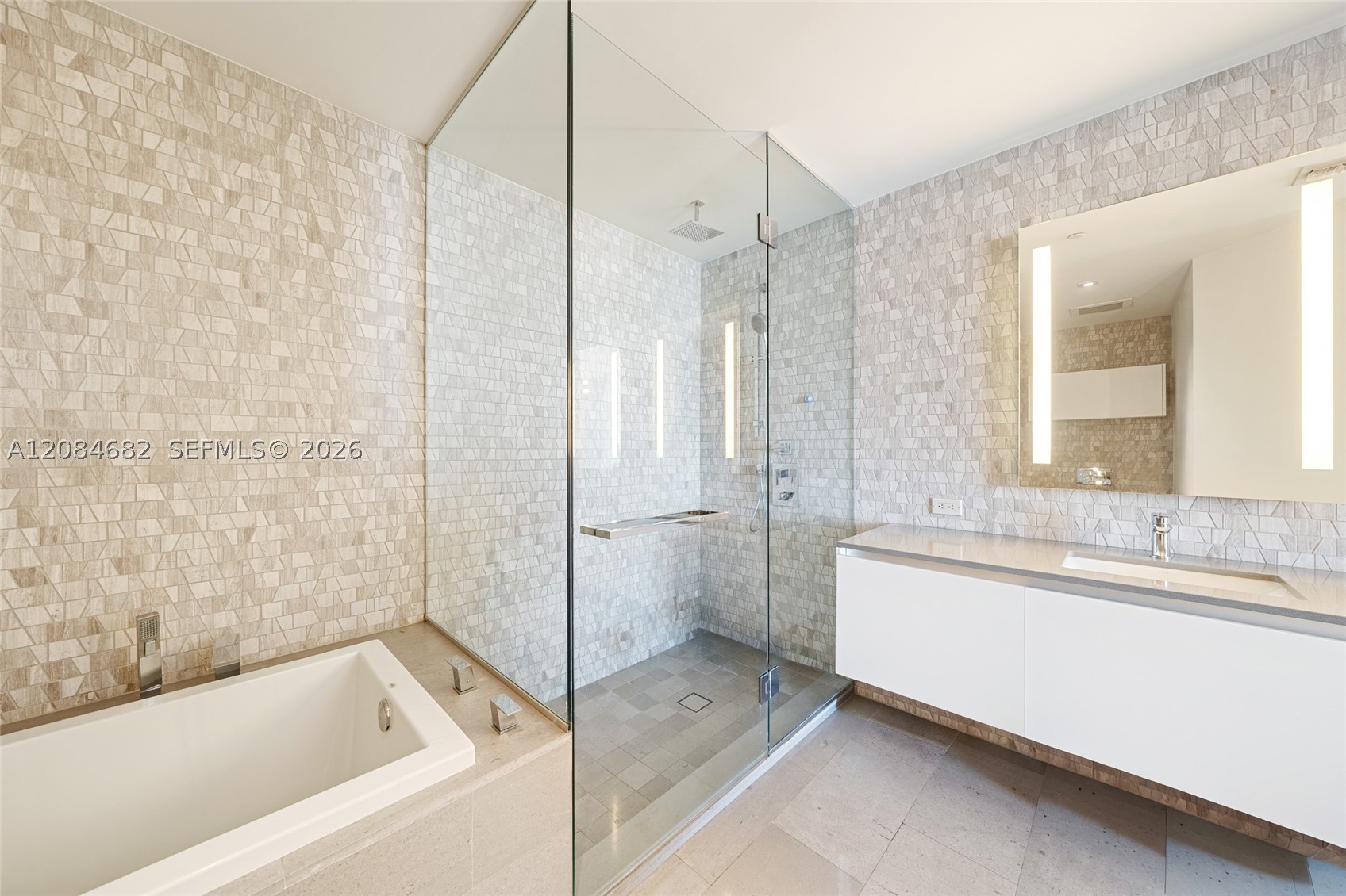 88 SW 7th St #2312, Miami FL 33130