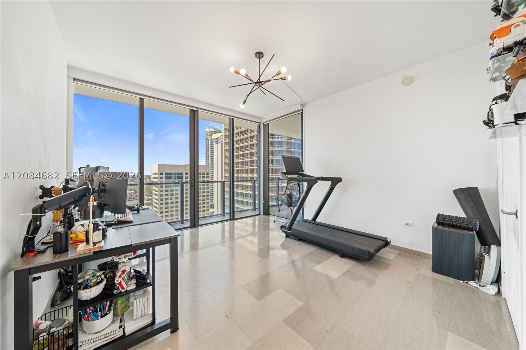 88 SW 7th St #2312, Miami FL 33130