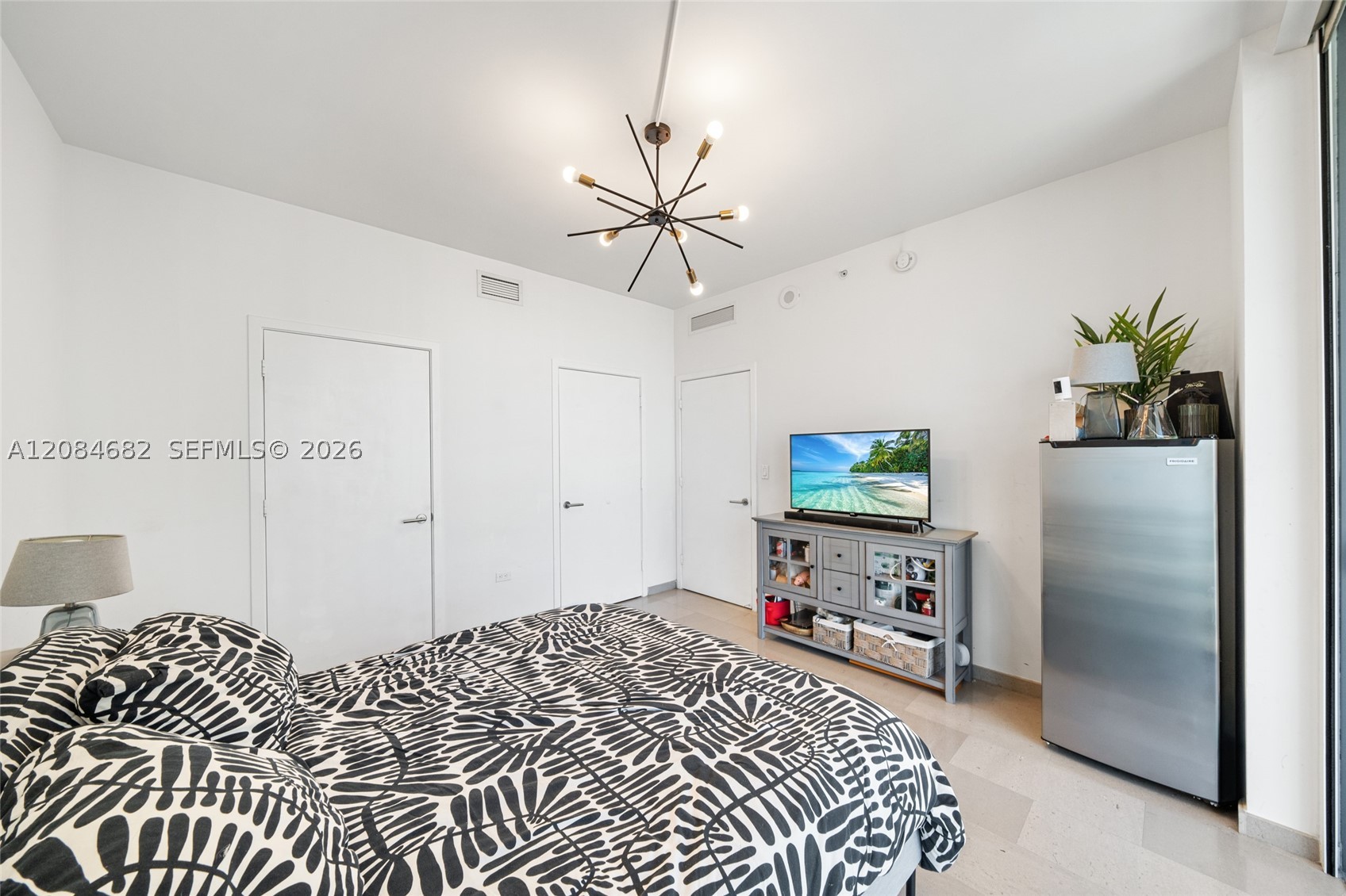 88 SW 7th St #2312, Miami FL 33130