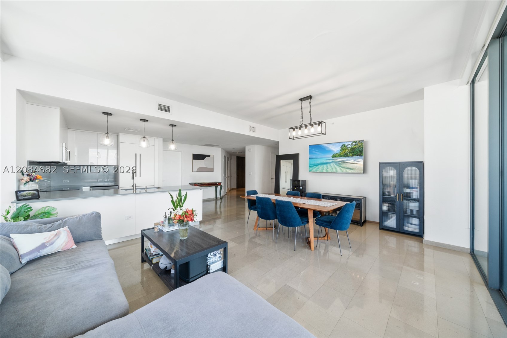 88 SW 7th St #2312, Miami FL 33130