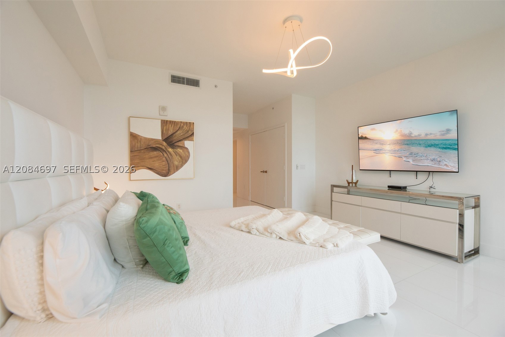 17111 SE Biscayne Blvd #1110, North Miami Beach FL 33160