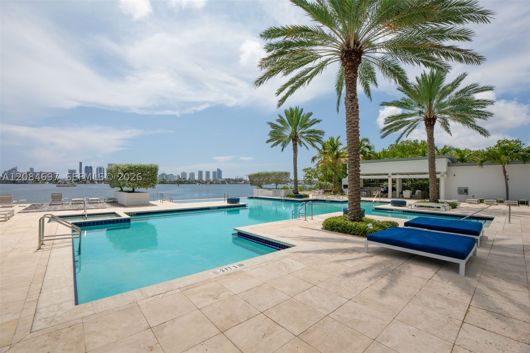 17111 SE Biscayne Blvd #1110, North Miami Beach FL 33160