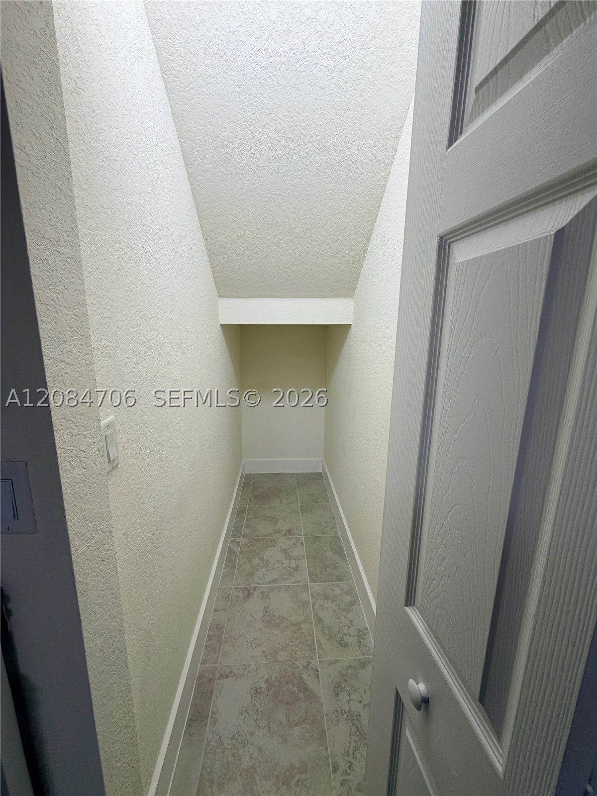 Davie FL 33314 - A12084706