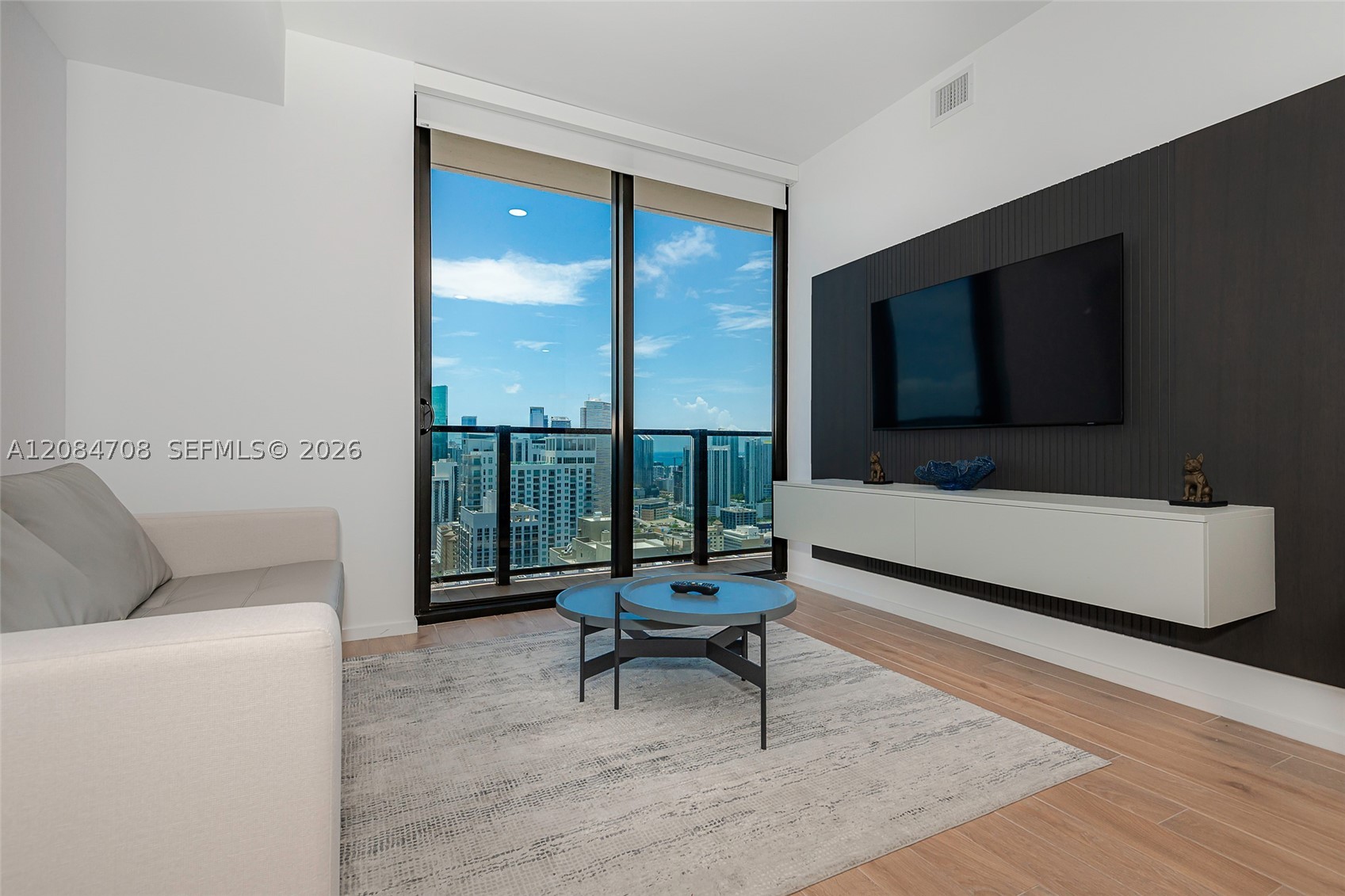 398 NE 5th St #3417, Miami FL 33132
