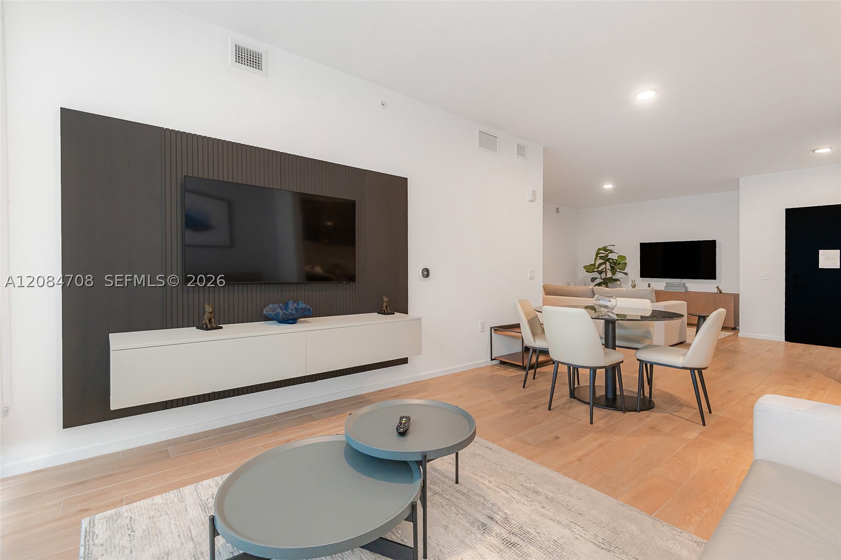 398 NE 5th St #3417, Miami FL 33132