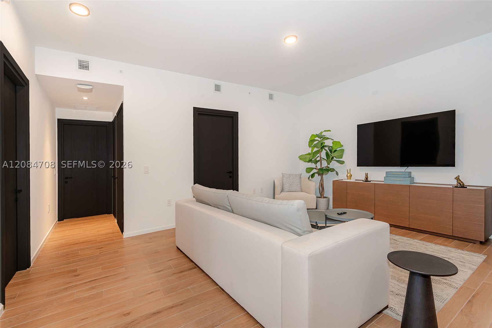 398 NE 5th St #3417, Miami FL 33132