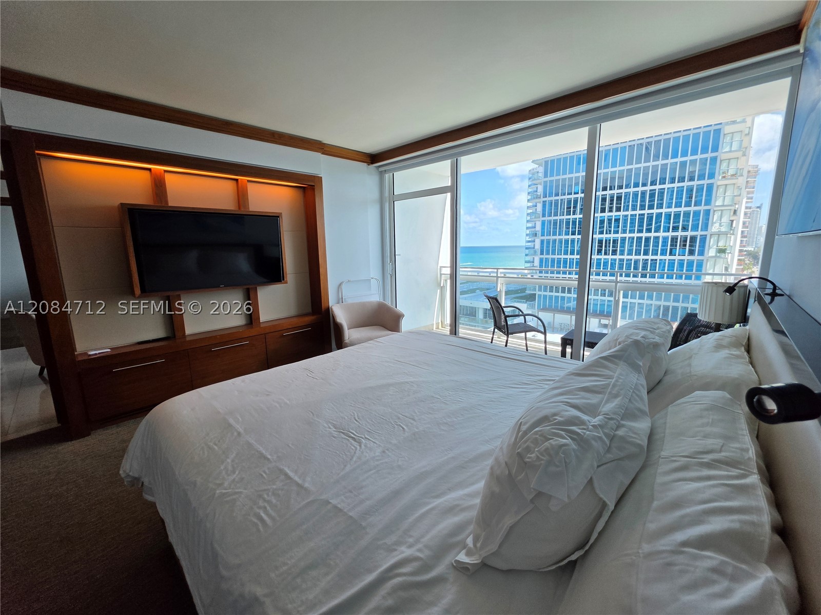 6801 Collins Ave #1014 Legal 1004 Door, Miami Beach FL 33141
