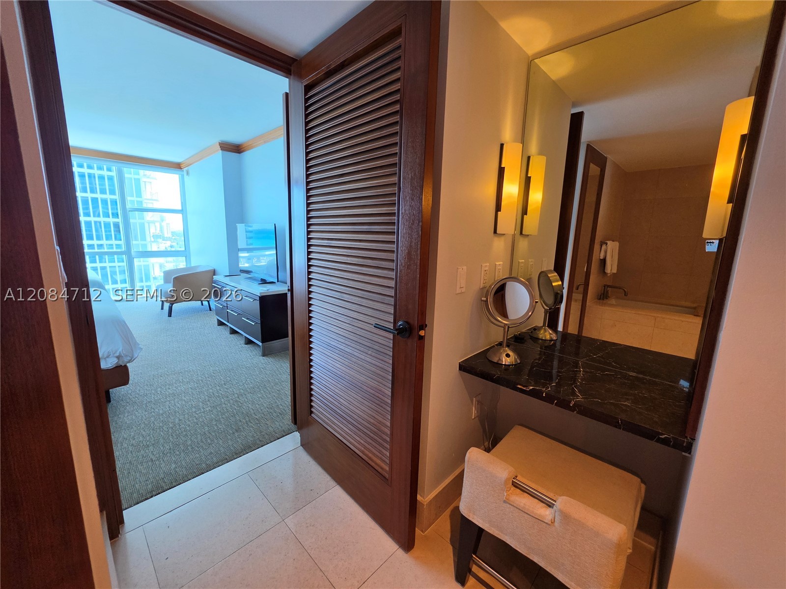 6801 Collins Ave #1014 Legal 1004 Door, Miami Beach FL 33141