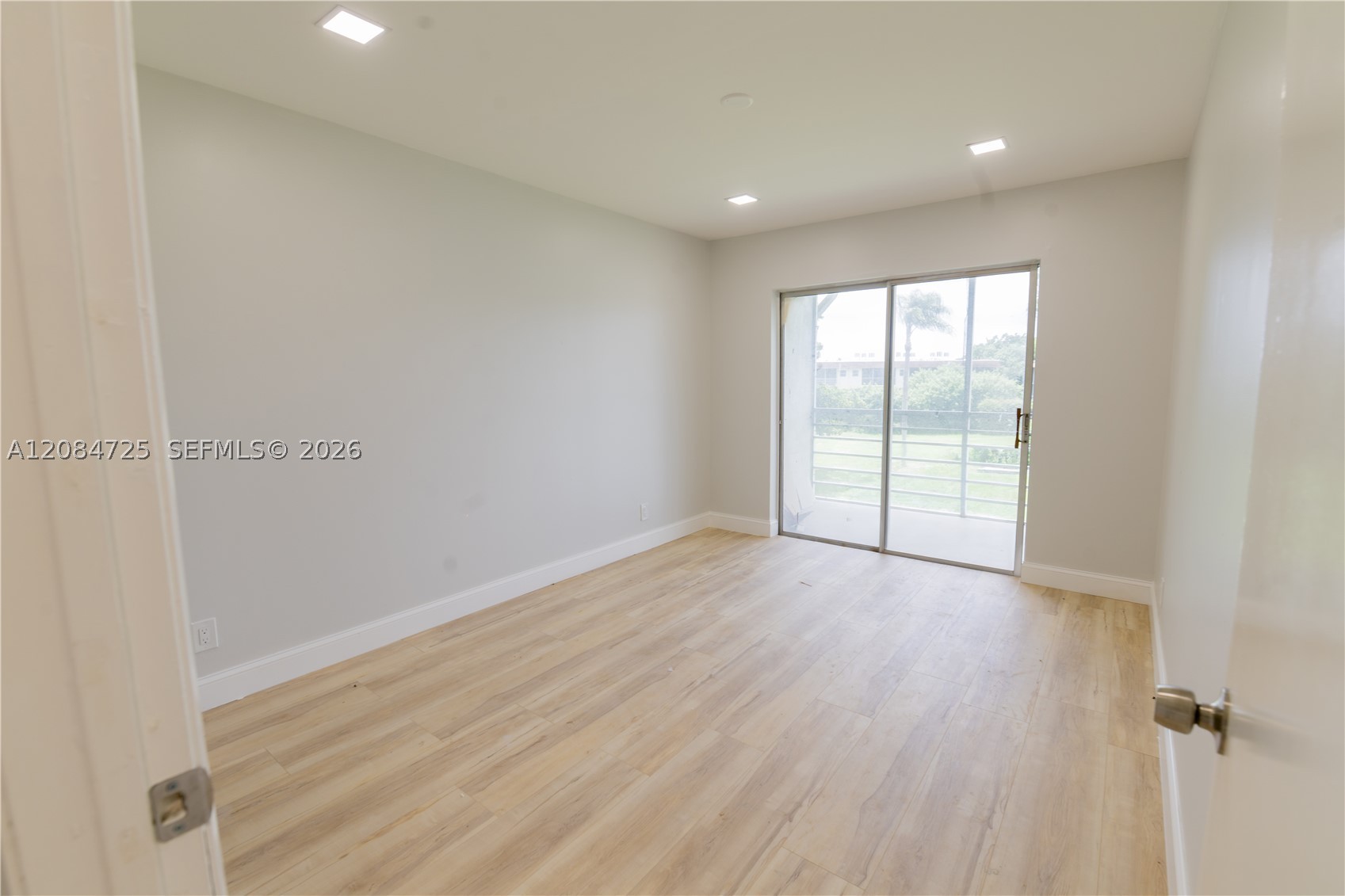 2100 Springdale Blvd #314, Palm Springs FL 33461