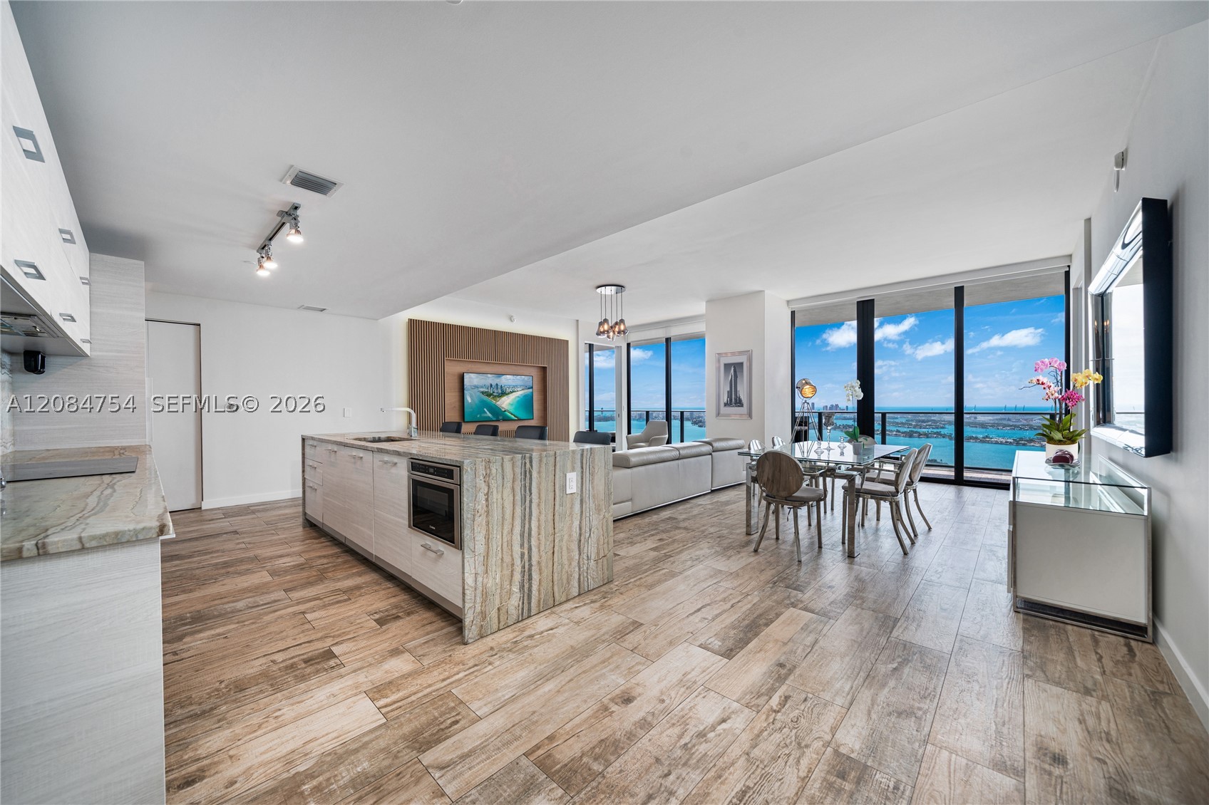 650 NE 32nd St #PH5003, Miami FL 33137