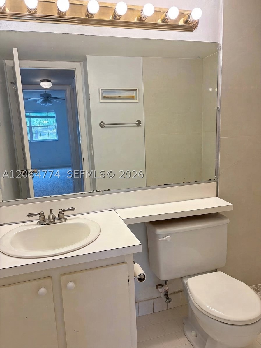 3561 Pine Tree Ct #D-2, Green Acres FL 33463