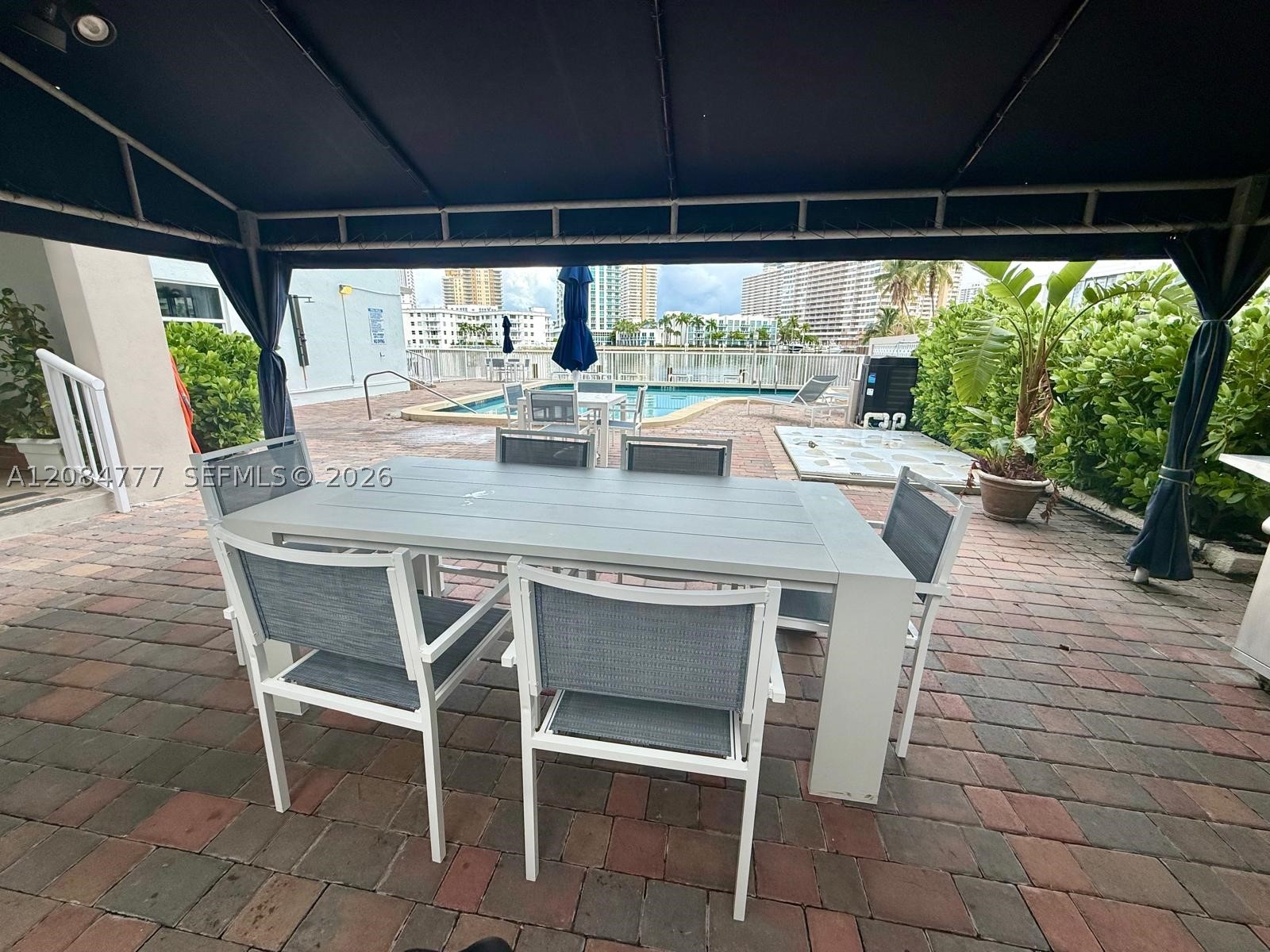 121 Golden Isles Dr #G2, Hallandale Beach FL 33009