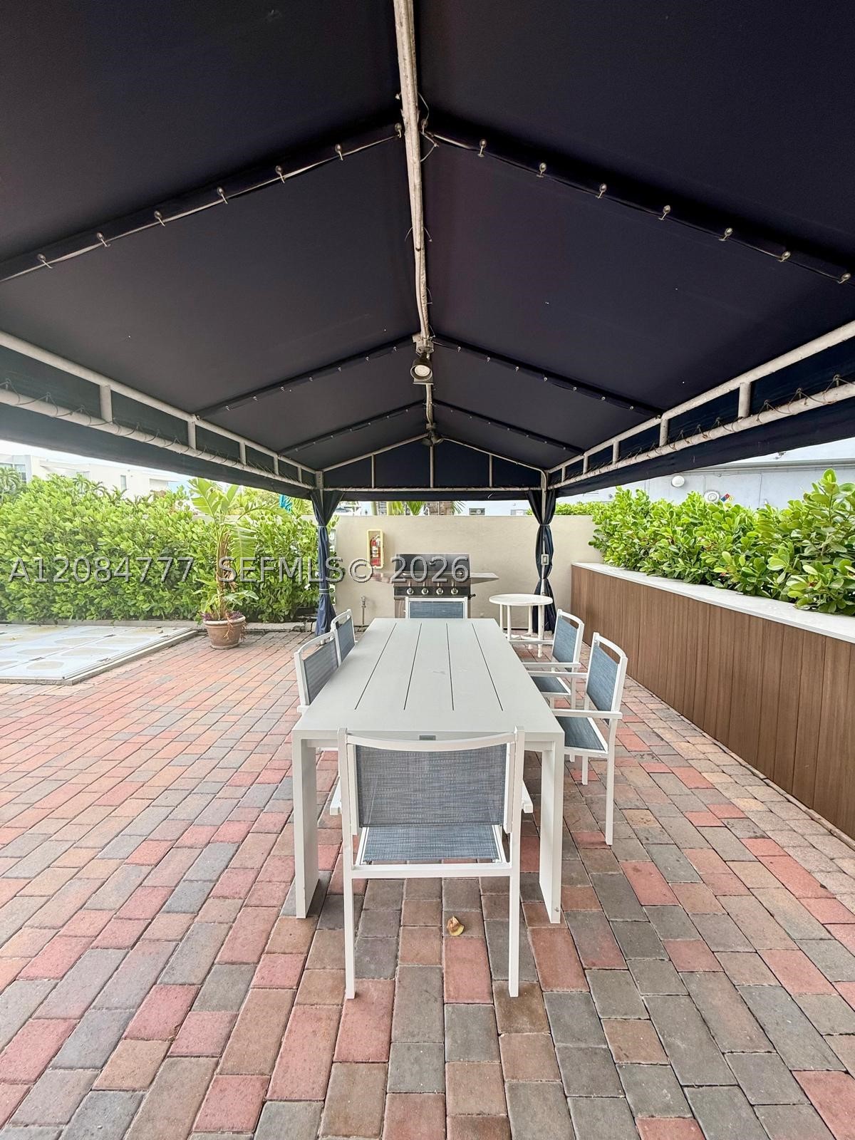 121 Golden Isles Dr #G2, Hallandale Beach FL 33009