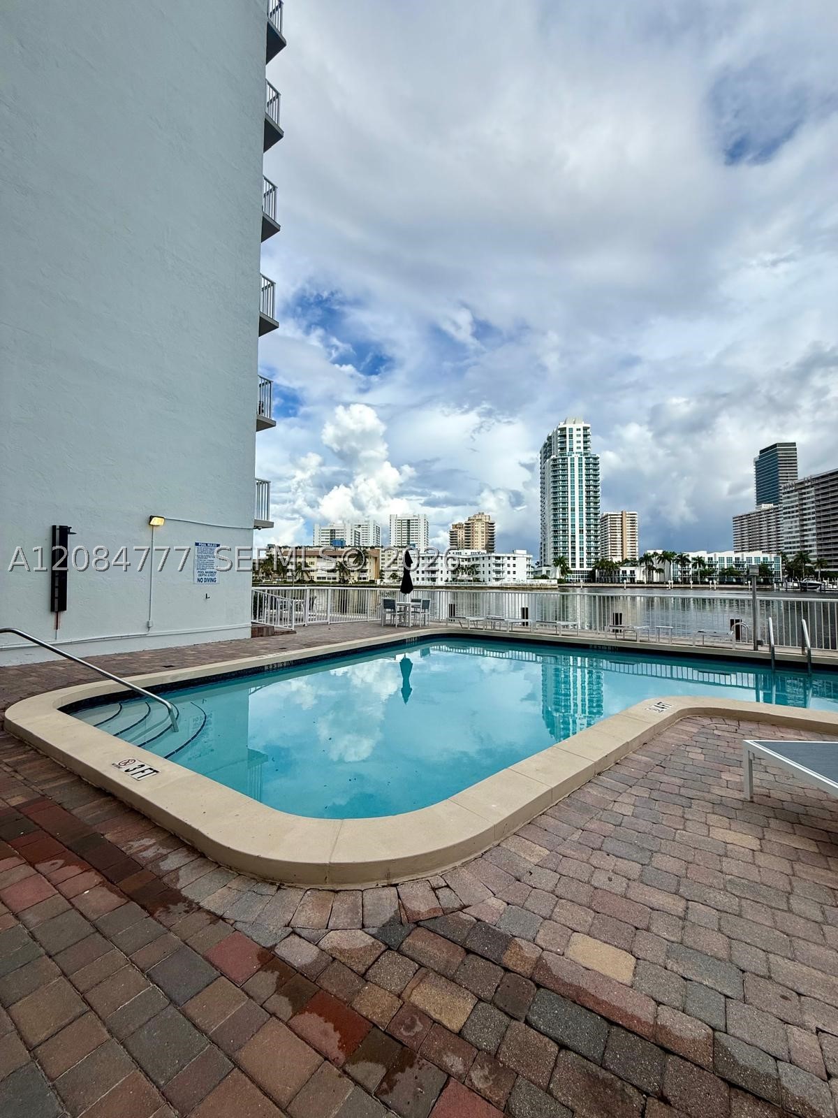 121 Golden Isles Dr #G2, Hallandale Beach FL 33009