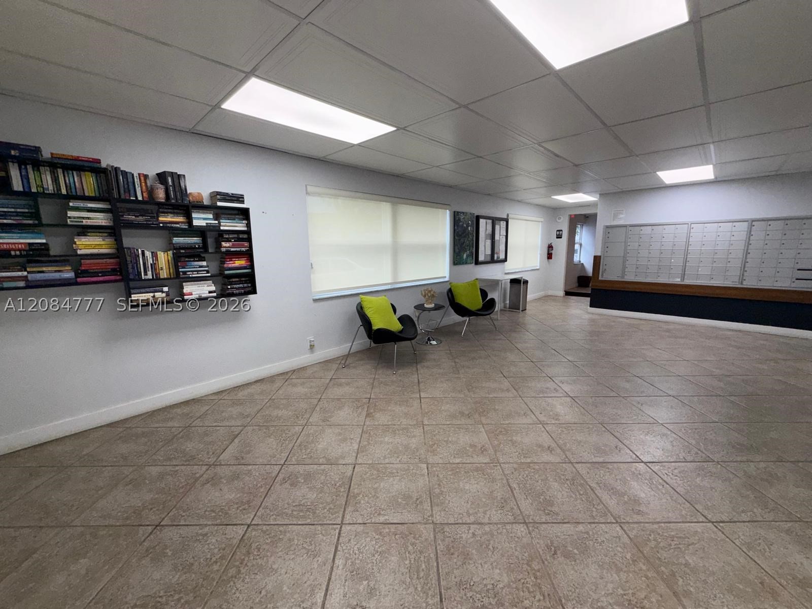 121 Golden Isles Dr #G2, Hallandale Beach FL 33009