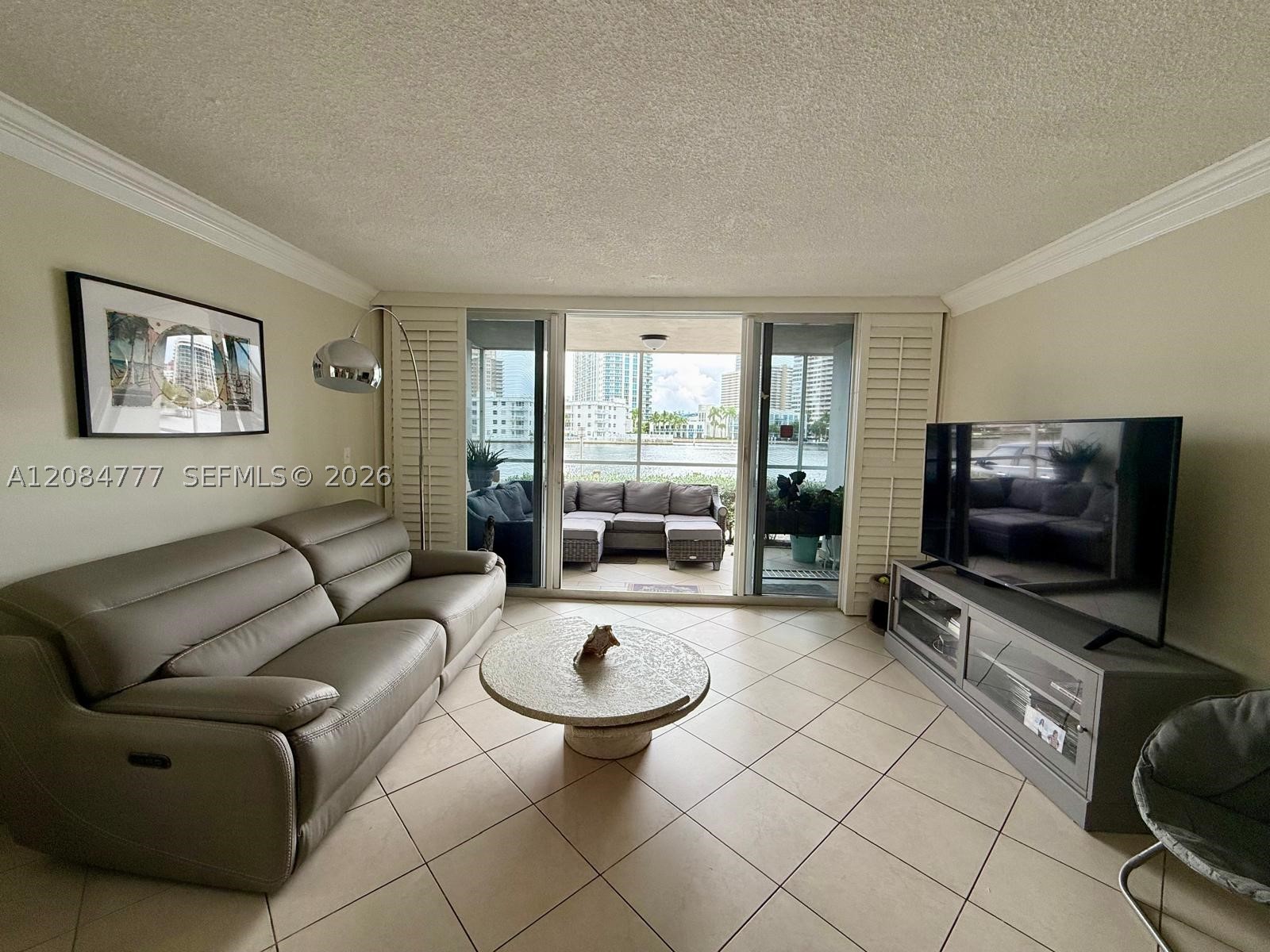 121 Golden Isles Dr #G2, Hallandale Beach FL 33009