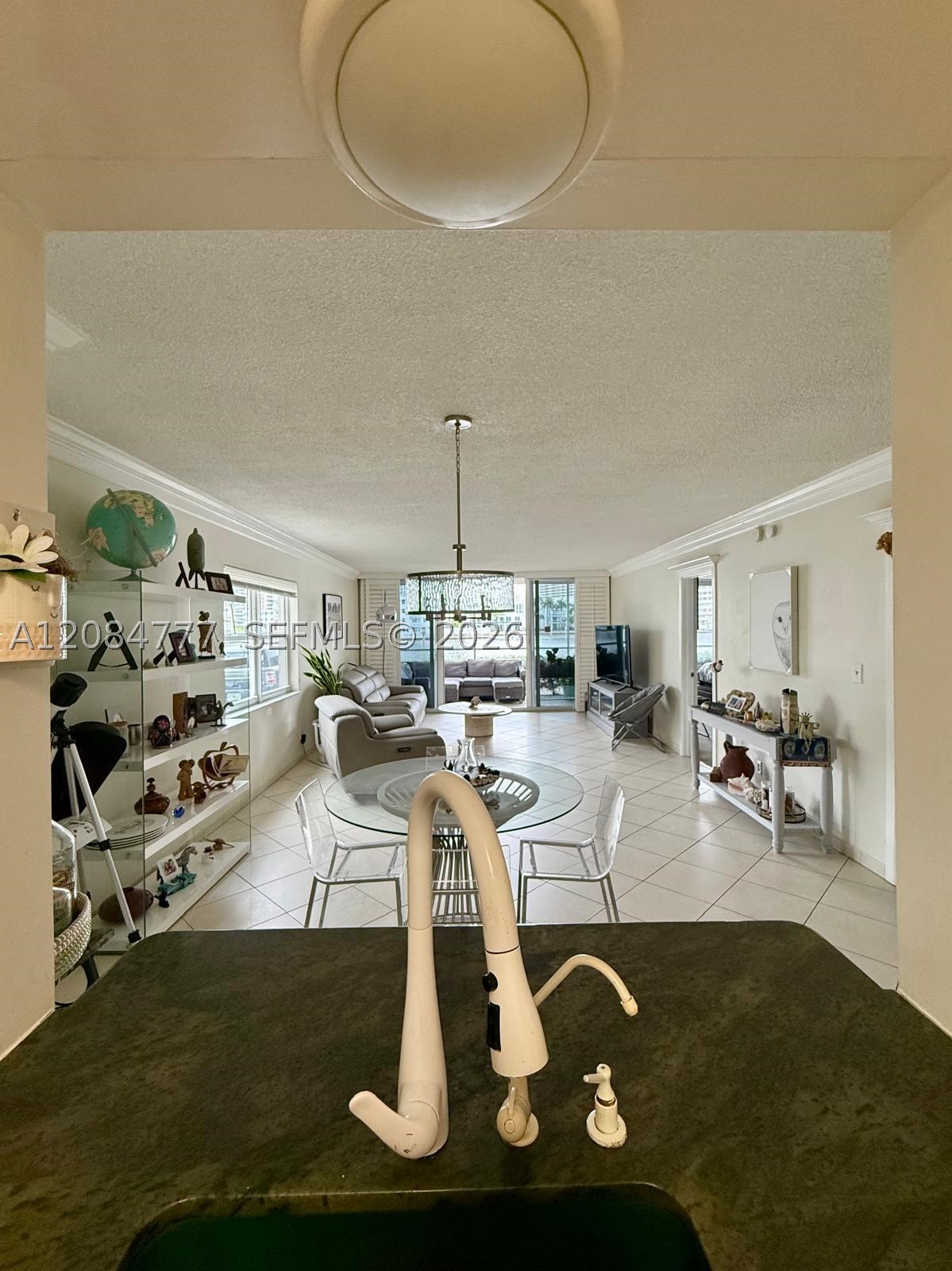 121 Golden Isles Dr #G2, Hallandale Beach FL 33009