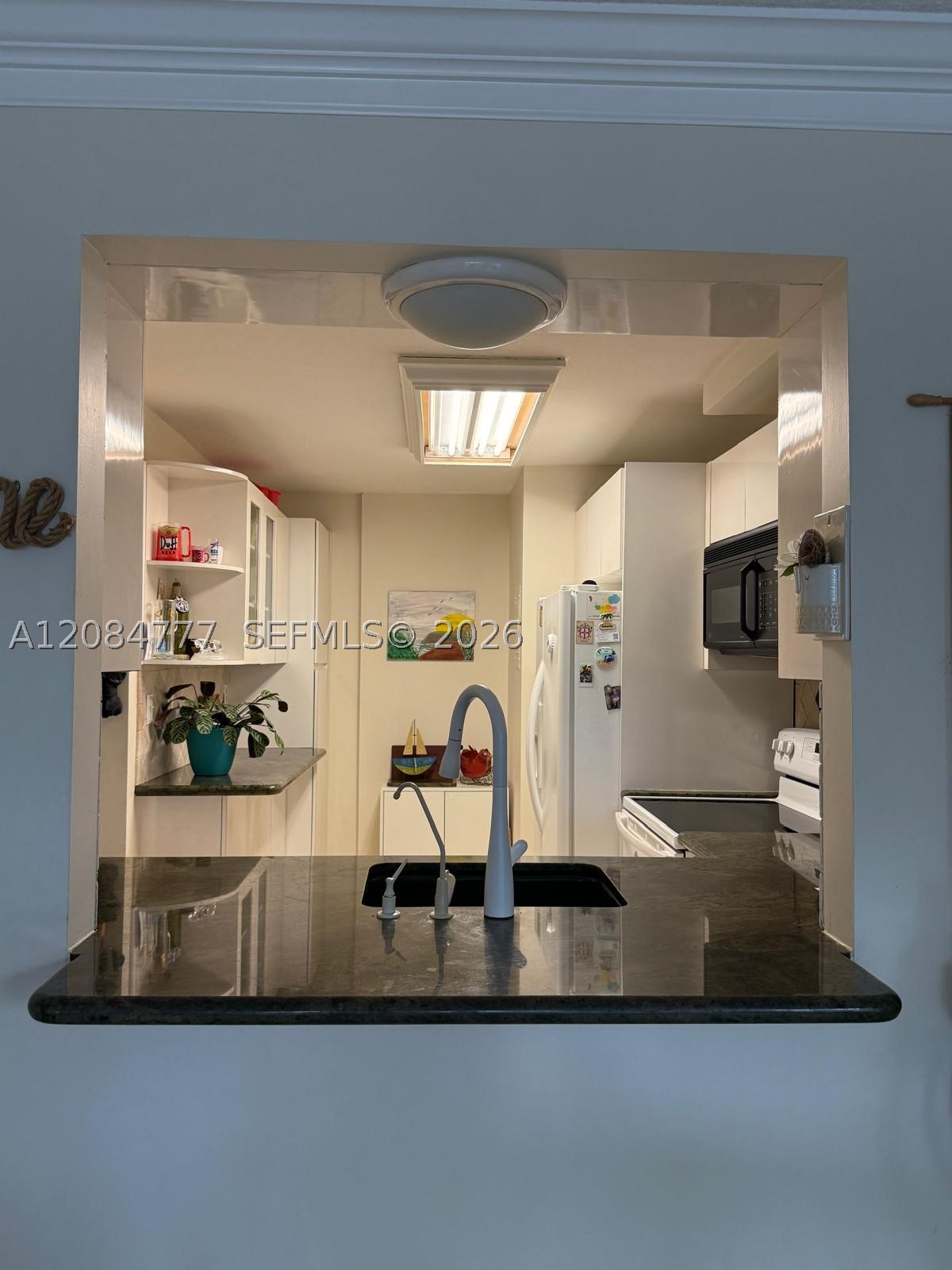 121 Golden Isles Dr #G2, Hallandale Beach FL 33009