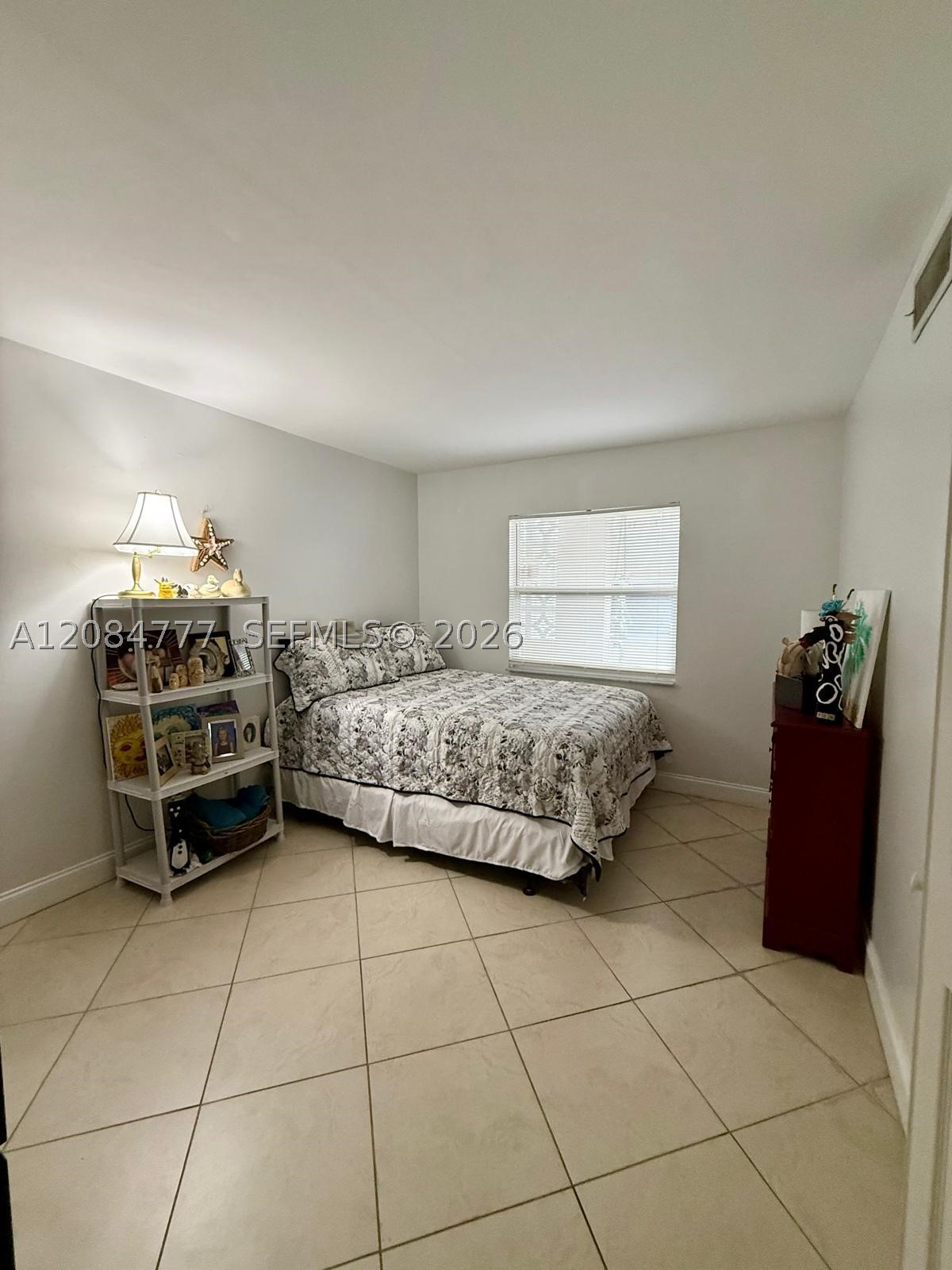 121 Golden Isles Dr #G2, Hallandale Beach FL 33009