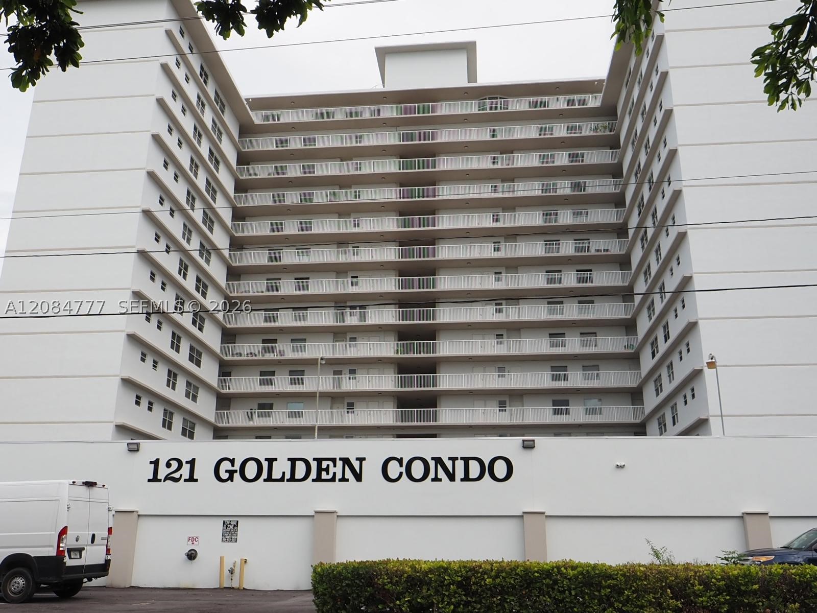 121 Golden Isles Dr #G2, Hallandale Beach FL 33009