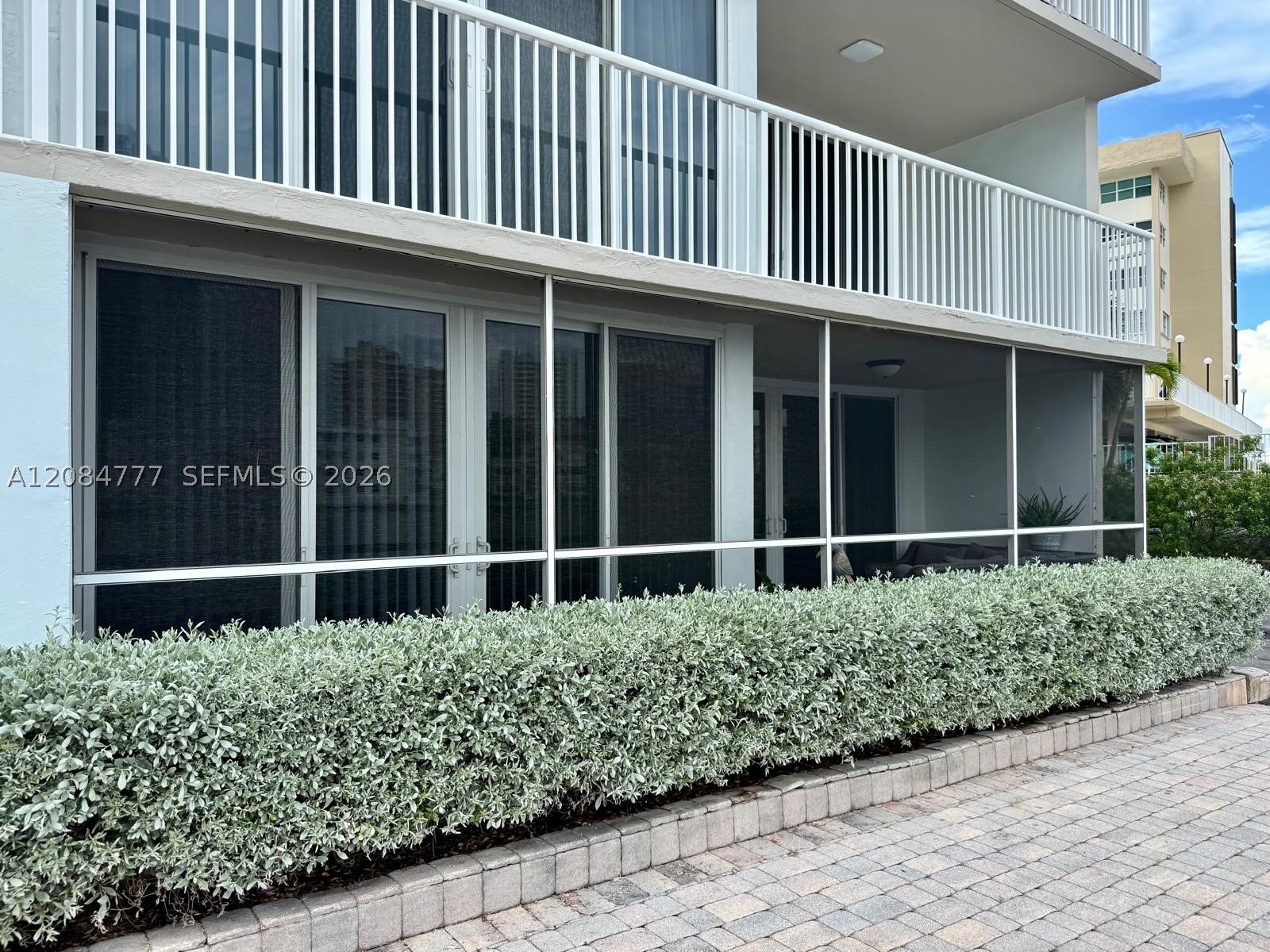 121 Golden Isles Dr #G2, Hallandale Beach FL 33009