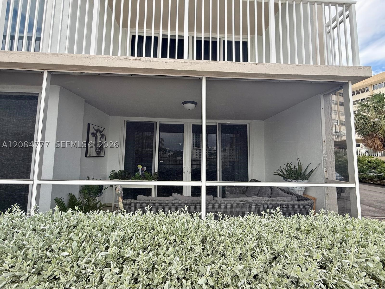 121 Golden Isles Dr #G2, Hallandale Beach FL 33009