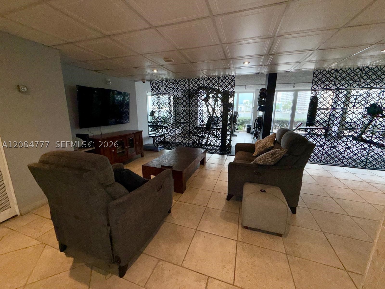 121 Golden Isles Dr #G2, Hallandale Beach FL 33009