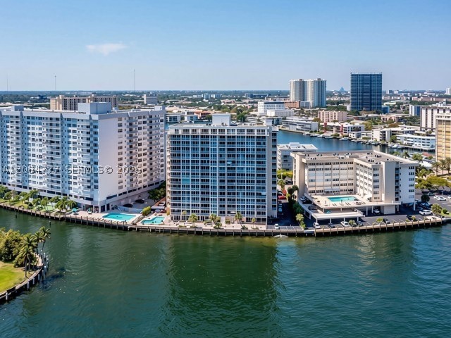 121 Golden Isles Dr #G2, Hallandale Beach FL 33009