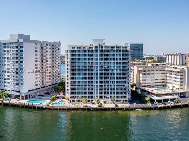 121 Golden Isles Dr #G2, Hallandale Beach FL 33009