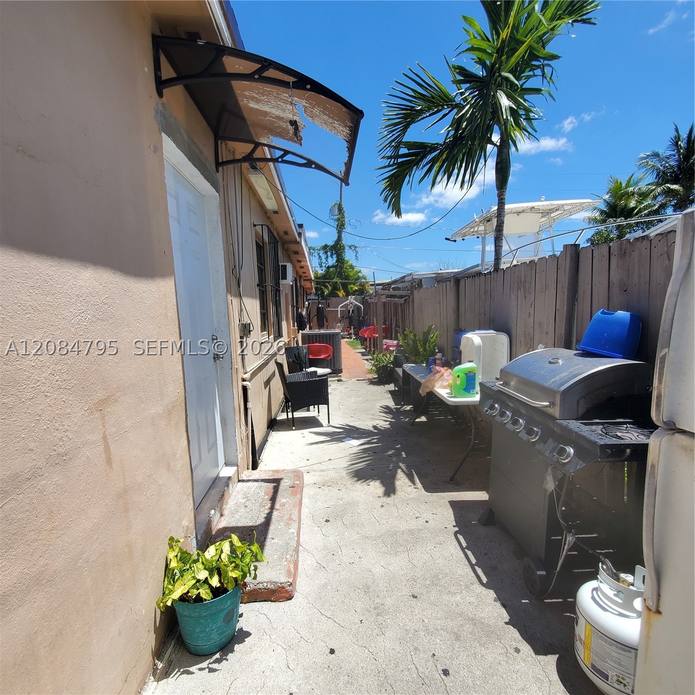 55 SW 60th Ct, Miami FL 33144