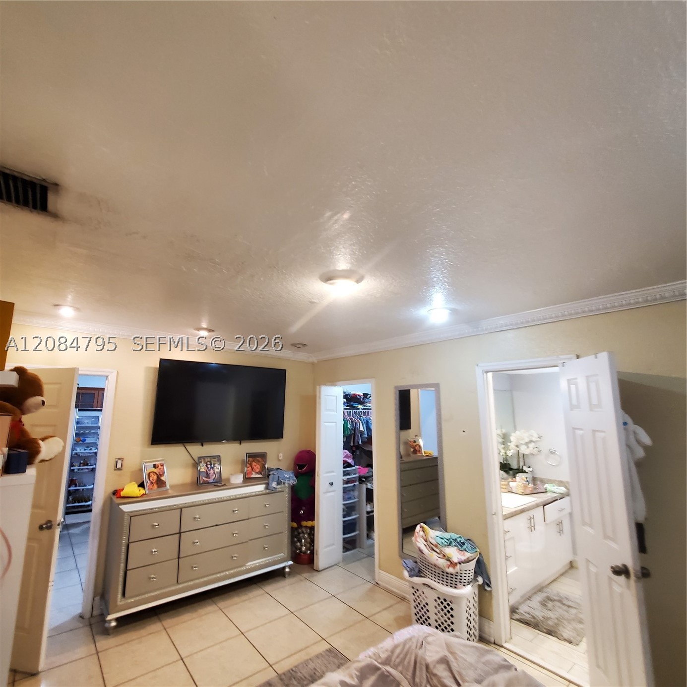 55 SW 60th Ct, Miami FL 33144